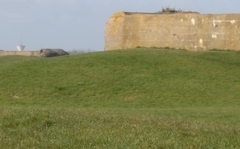 batterie-de-longues-sur-mer-et-environnement